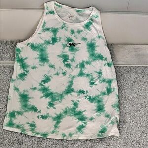 Women’s Nike workout Tee. Size XL SLIGHTLY FLAWED.